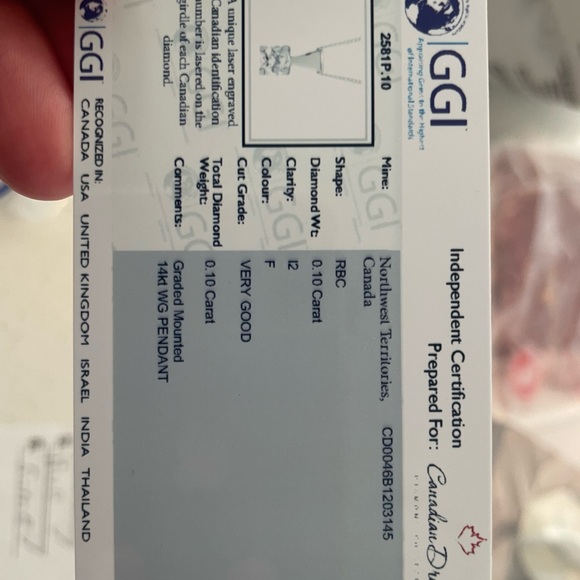 Singal Canadian diamond necklace - Picture 4 of 5